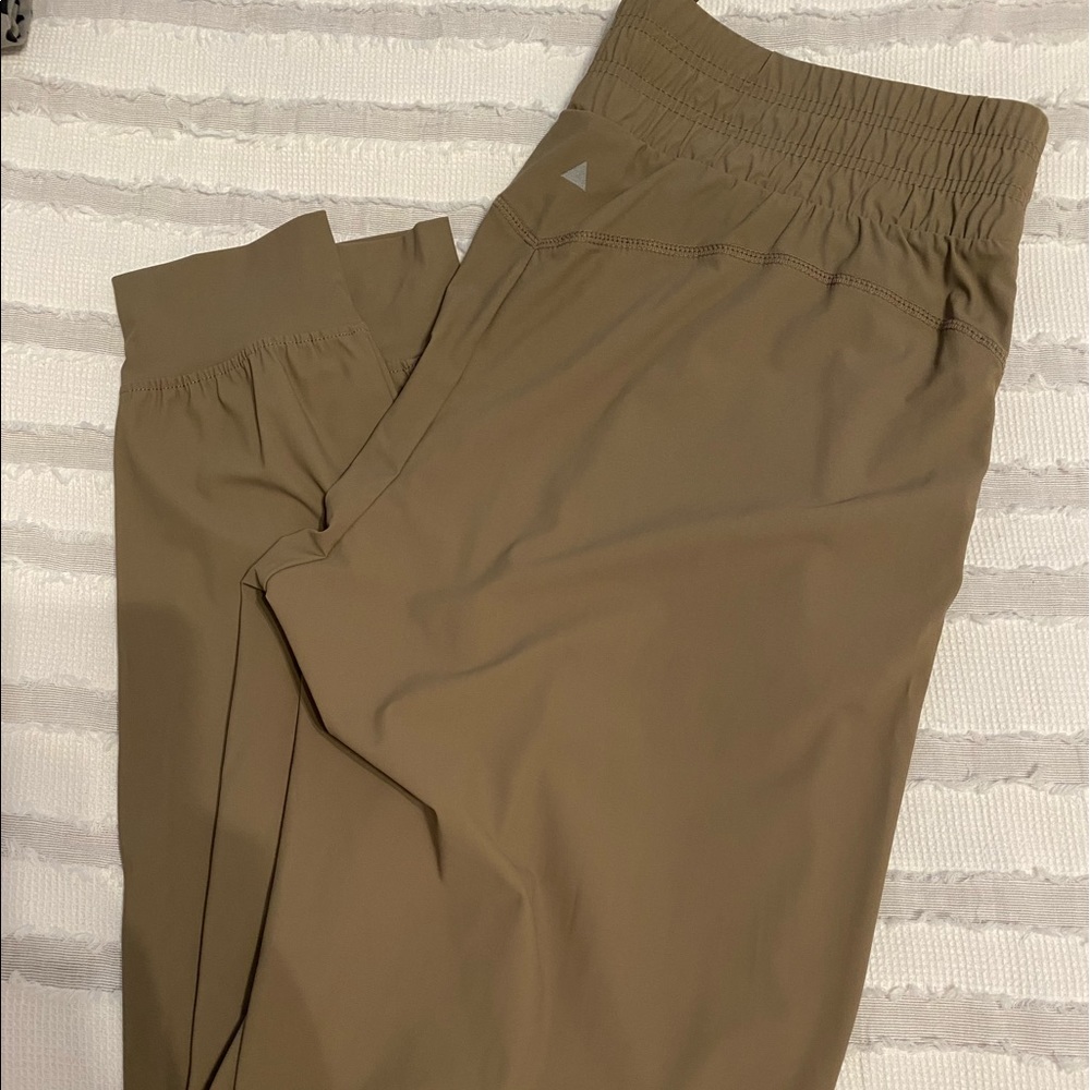 Balance Athletica swift joggers